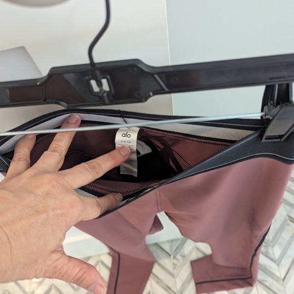 Alo Airlift lineup Leggings Small - Picture 2 of 7